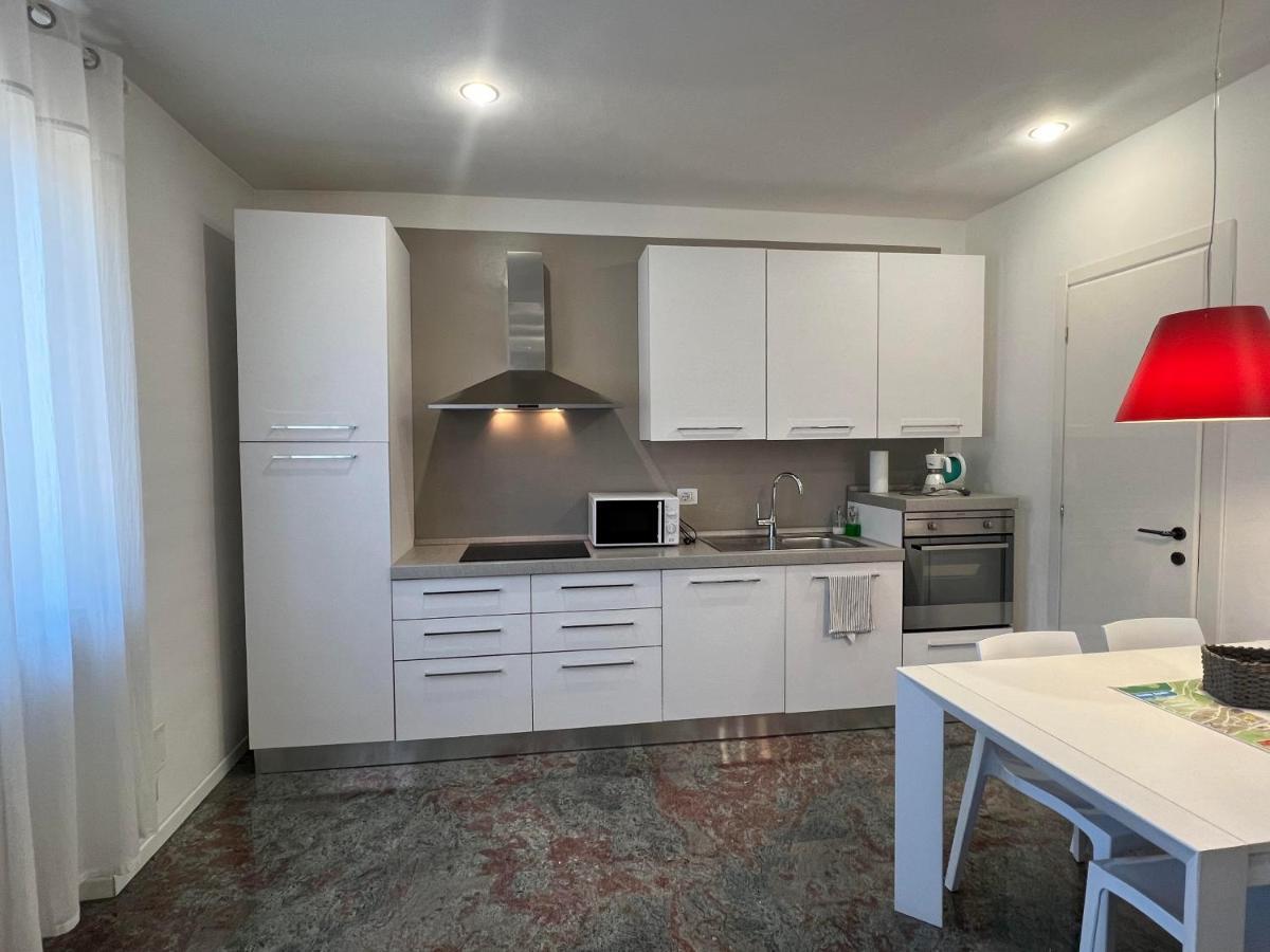 Un Nido Nel Centro Storico Con Garage Apartment Aosta Bagian luar foto