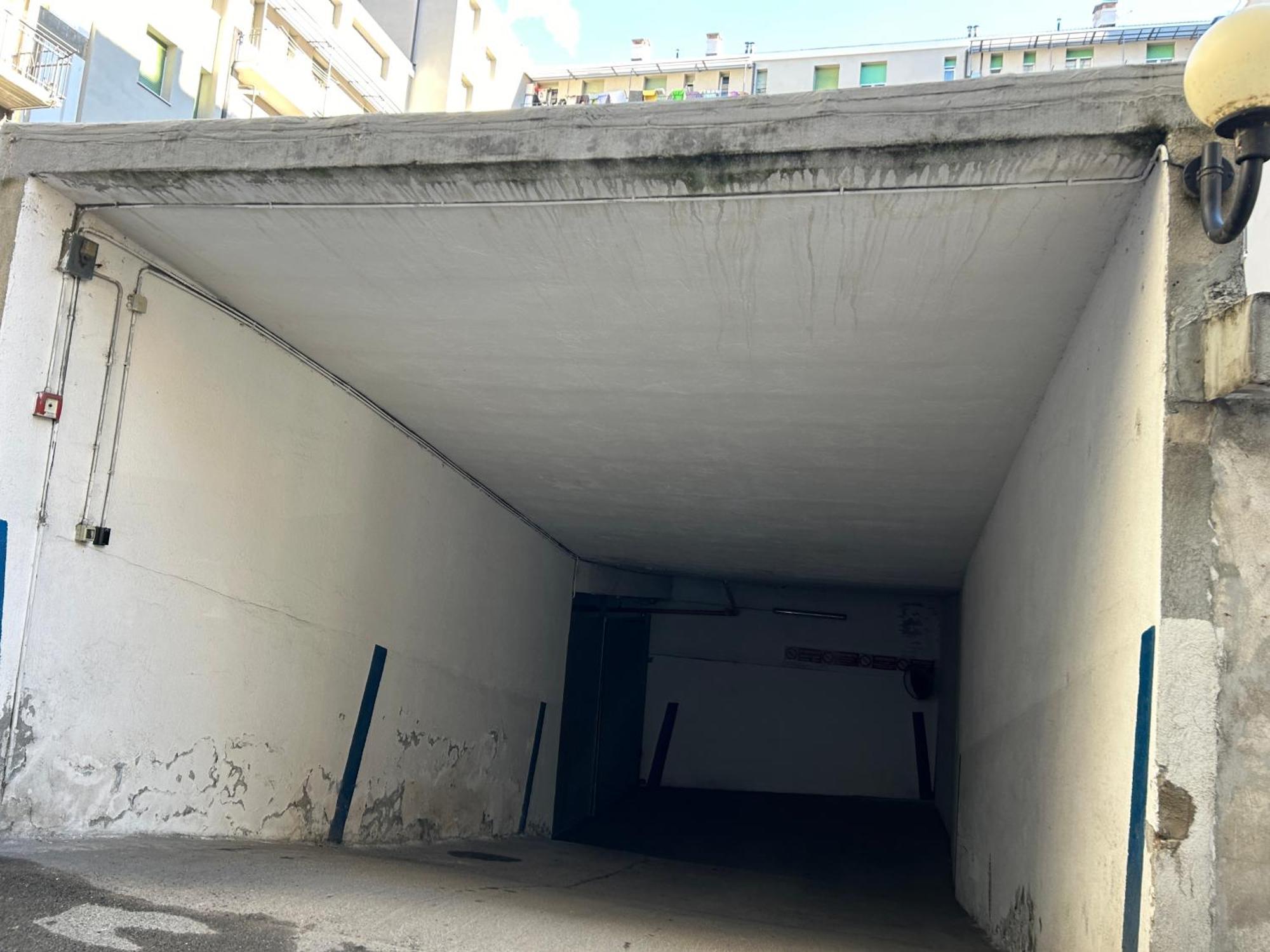 Un Nido Nel Centro Storico Con Garage Apartment Aosta Bagian luar foto
