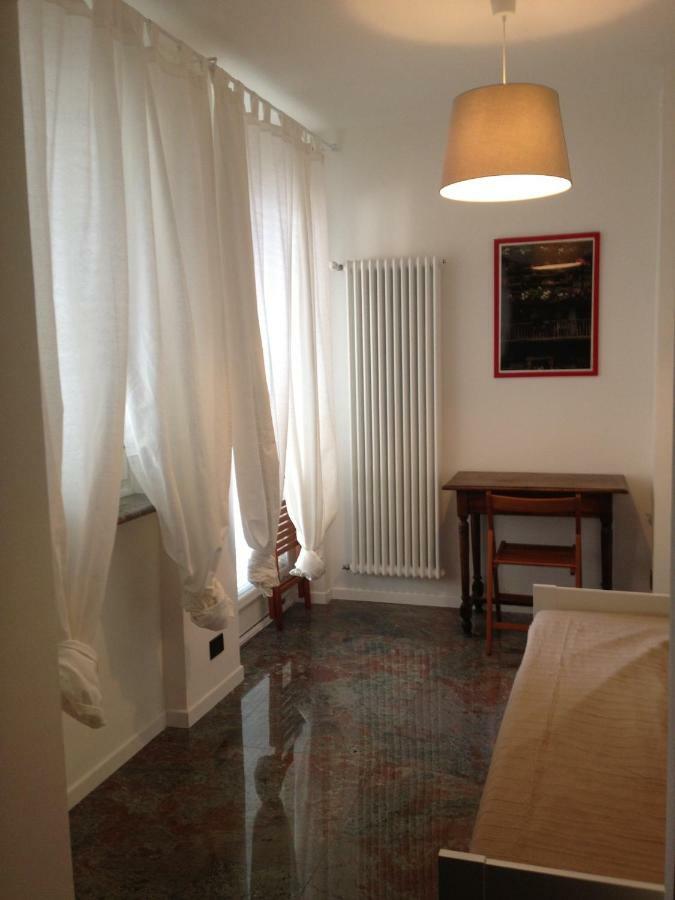 Un Nido Nel Centro Storico Con Garage Apartment Aosta Bagian luar foto